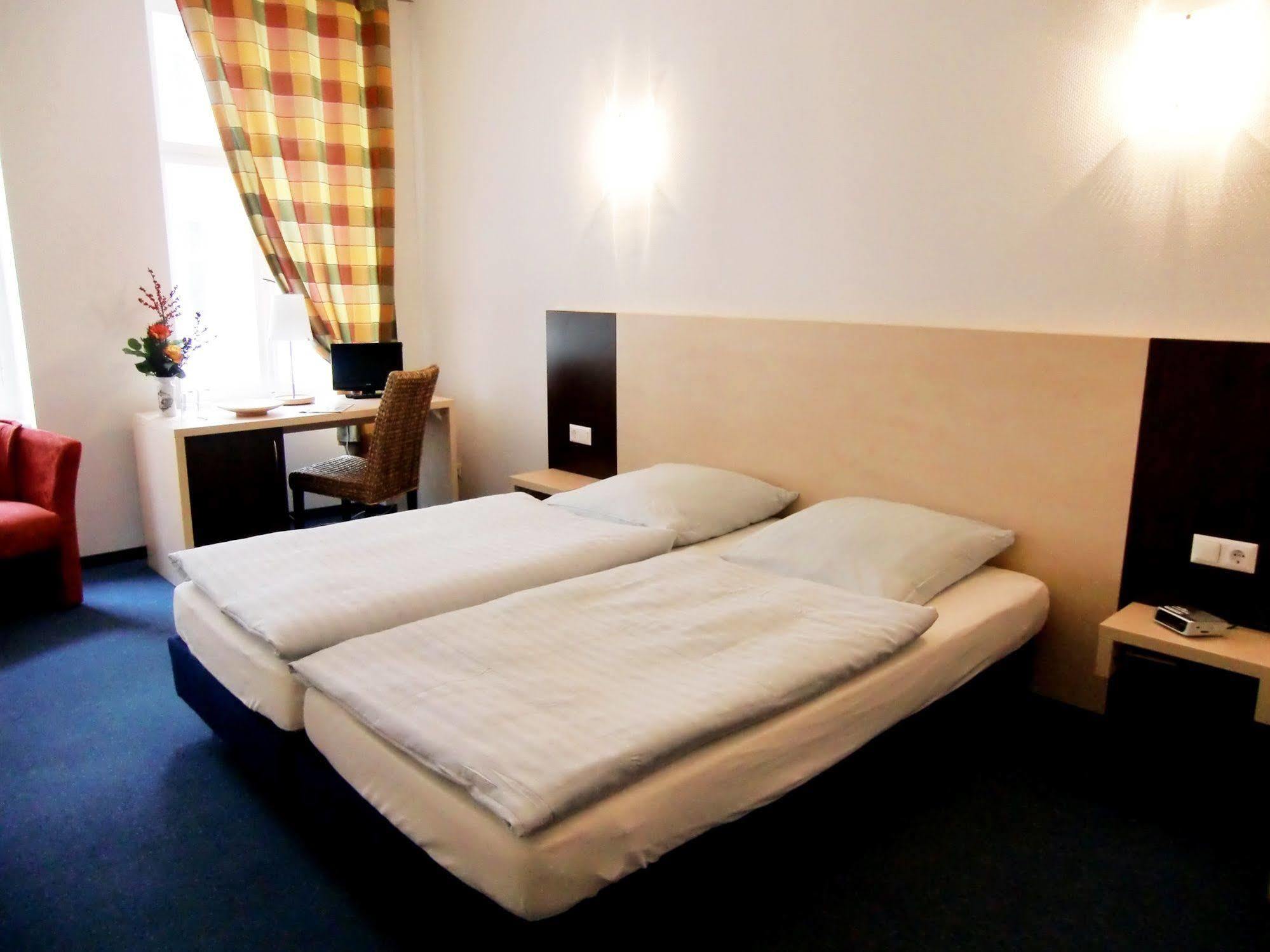 Pension Prenzlberg Берлін Екстер'єр фото